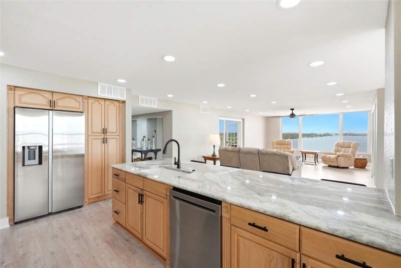 3 bedroom Condominium at 634 Edgewater Drive #844, Edgewater Arms 4th Condo, Dunedin — photo 4
