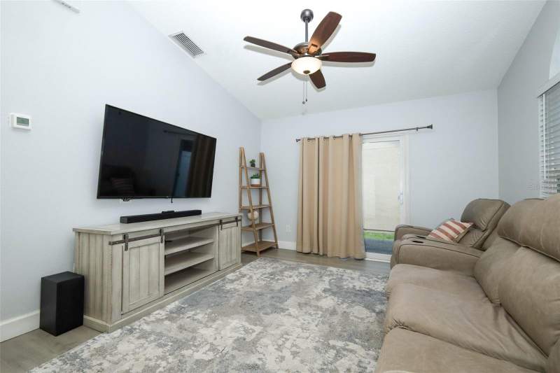 3 bedroom Single Family Residence at 412 Horizon Drive, Seasons The, Winter Springs — photo 5