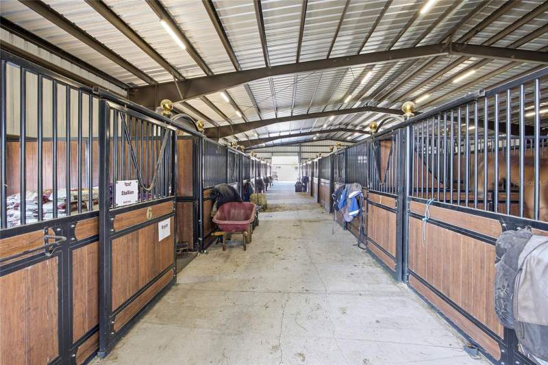 8 bedroom Farm at 6025 NW 115th Avenue, Acreage Non Subdivision, Ocala — photo 5