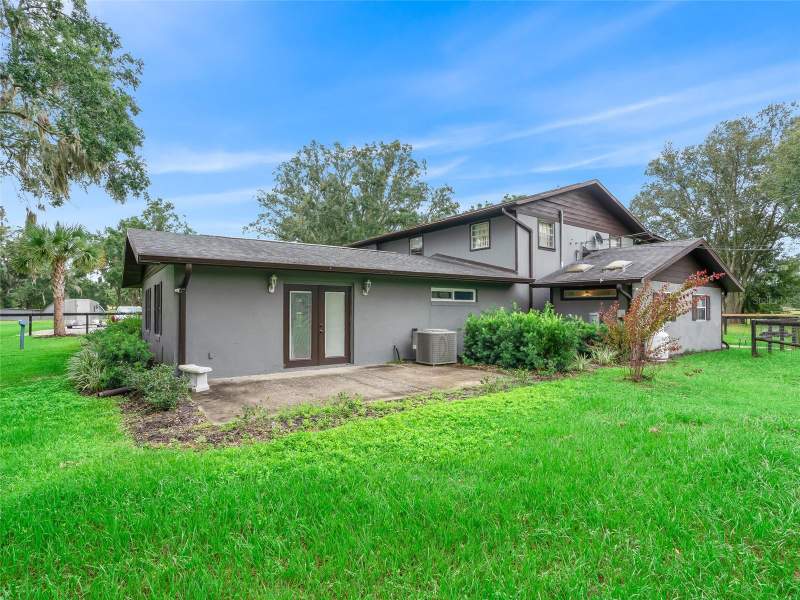 7 bedroom Single Family Residence at 10291 W 40 Highway, Route 40 Ranchettes, Ocala — photo 3