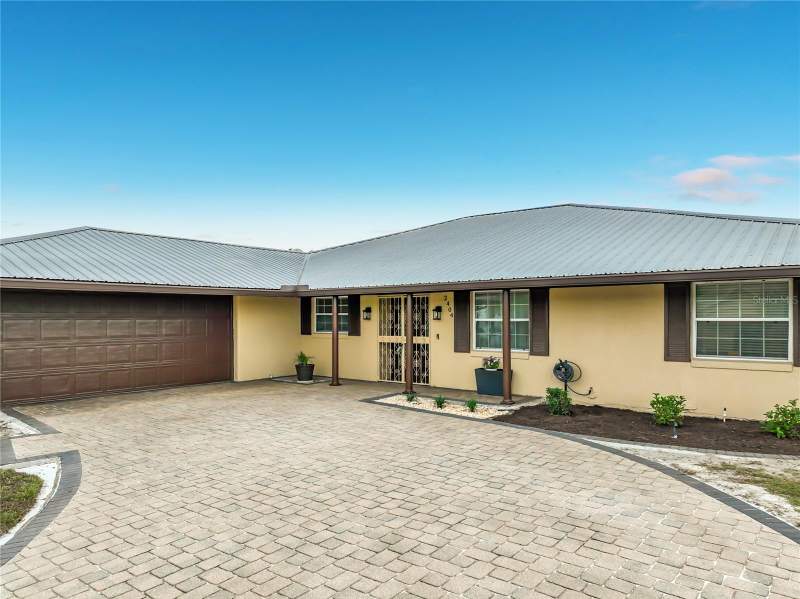 2404 LAUDERDALE COURT home for sale in Isle Catalina
