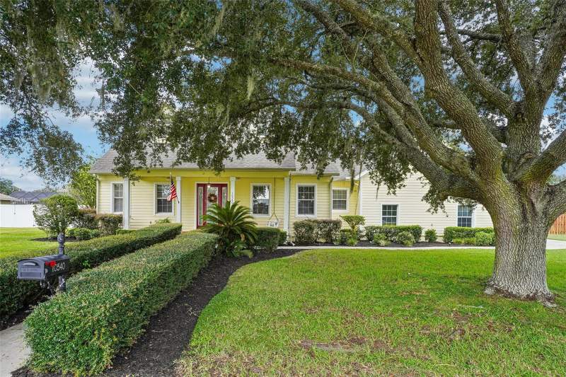 4 bedroom Single Family Residence at 10540 SE 42nd Terrace, Cobblestone Ph I, Belleview — photo 2