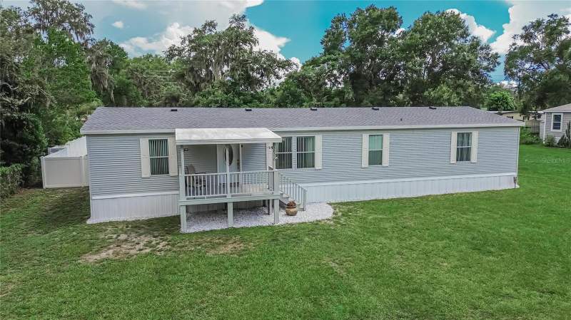 4 bedroom Manufactured Home at 38310 Pear Court, Zephyrhills Colony Company Lands, Zephyrhills — photo 2