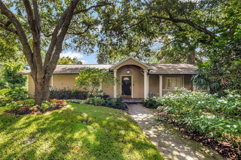 4 bedroom Single Family Residence at 1105 Lake Nettie Drive, Eustis Lakeview Court, Eustis — photo 2