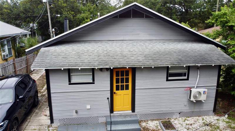 8 bedroom Single Family Residence at 1021 E Cayuga Street, Phillip Sub, Tampa — photo 2