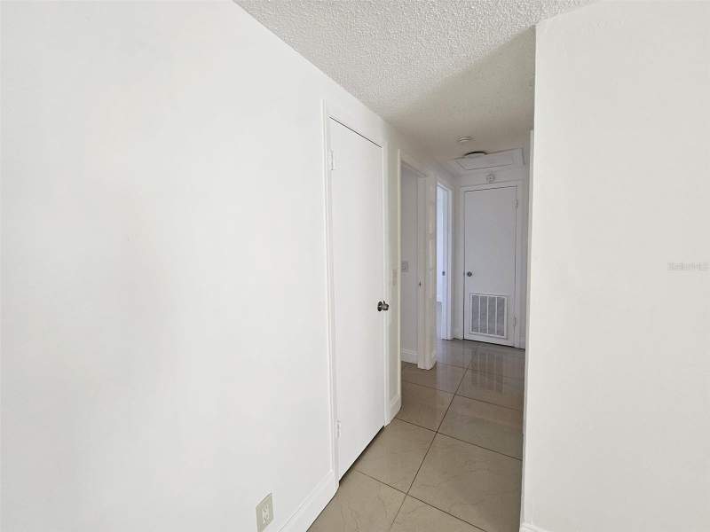 3 bedroom Single Family Residence at 6004 Fortune Place, Apollo Beach Unit 1 Pt 2, Apollo Beach — photo 3