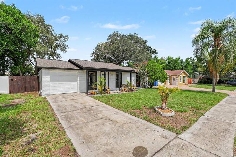 3 bedroom Single Family Residence at 8253 Greenleaf Circle, Townn Country Park Unit 61, Tampa — photo 3