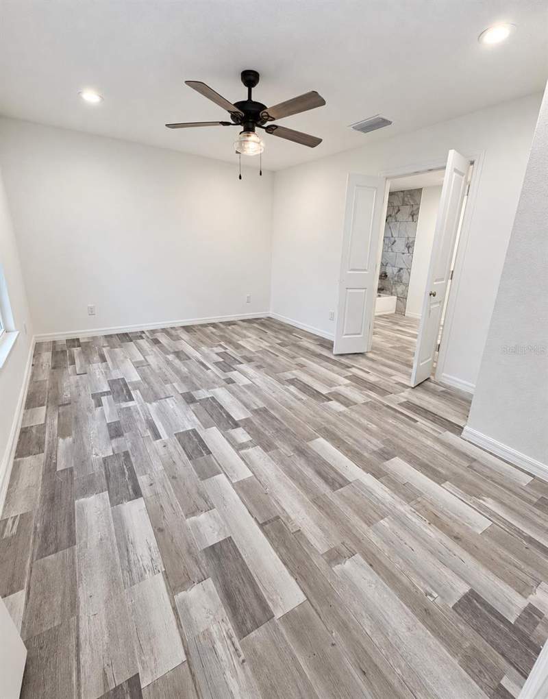 4 bedroom Single Family Residence at 16440 Medley Road, Royal Highlands, Weeki Wachee — photo 5