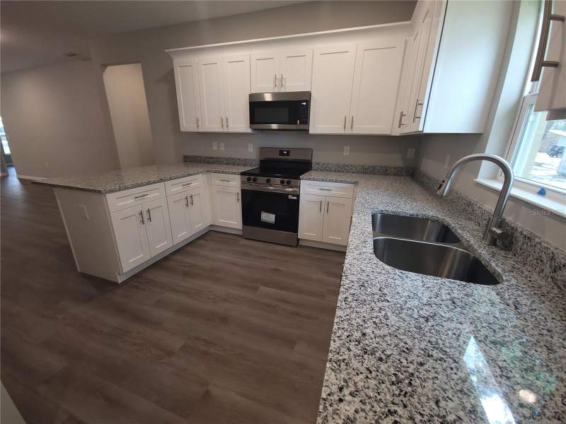 3 bedroom Single Family Residence at 5025 Finders Court, Knoll Pine, Tampa — photo 4