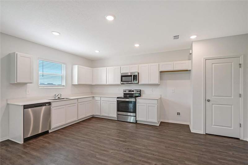 4 bedroom Single Family Residence at 11410 Lake Louisa Terrace, Sageleaf, Sarasota — photo 5