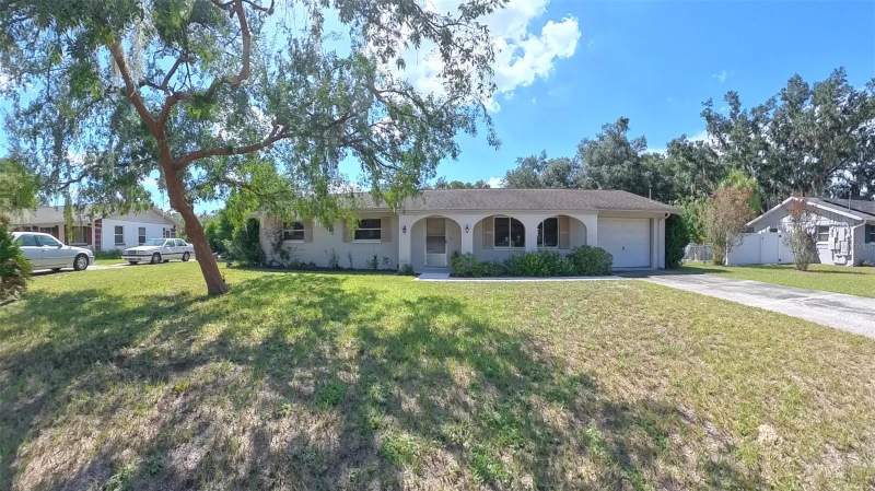 3 bedroom Single Family Residence at 12215 Orchid Lane, Jefferson Heights Unit 5, Thonotosassa — photo 4