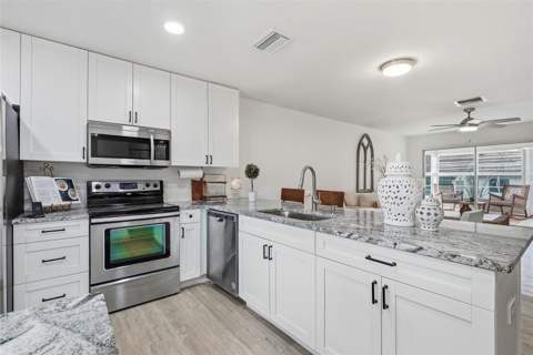 2265 Bancroft Circle #B, Palm Harbor FL - photo 9 of 40