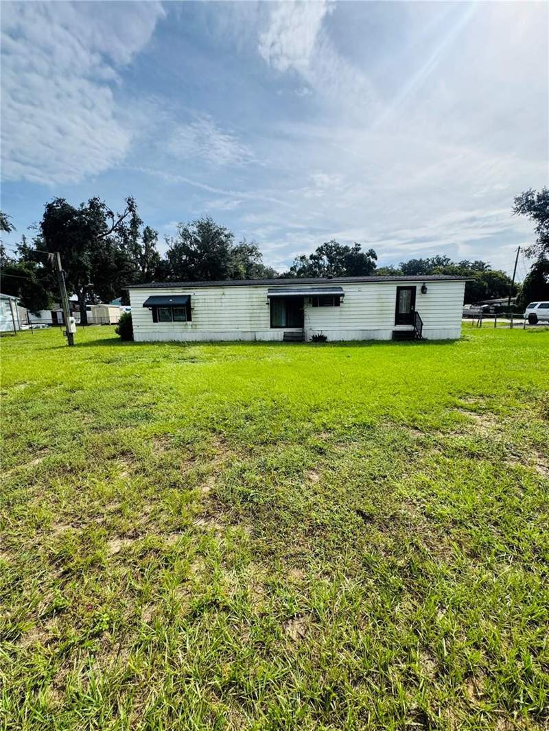 2 bedroom Manufactured Home at 1013 Lianne Place, Graystone Sub, Seffner — photo 2