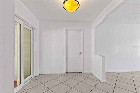 5923 Yorkshire Road, Tampa FL - photo 14 of 47