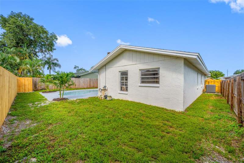 3 bedroom Single Family Residence at 6853 SANDWATER TRAIL, BONNIE GLYNN PH ONE-B, PINELLAS PARK — photo 3