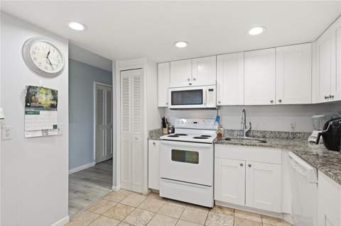 800 S Gulfview Boulevard #403, Clearwater Beach FL - photo 22 of 54