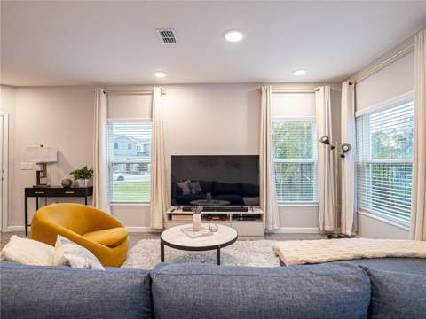 4902 Livingston Lane, Oviedo FL - photo 9 of 41