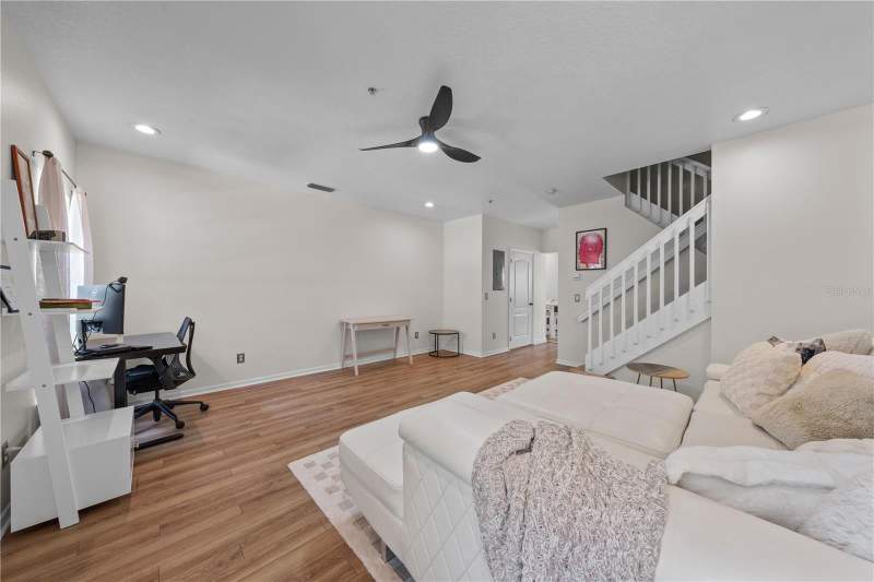 2 bedroom Townhouse at 241 DEEPCOVE ROAD, DANIELS LNDG A-J, WINTER GARDEN — photo 4