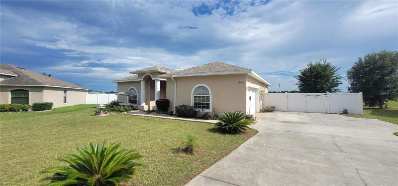 3 bedroom Single Family Residence at 611 Valencia Court, Valencia Heights Add, Dundee — photo 5