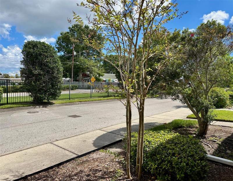 2 bedroom Townhouse at 2078 Sun Down Drive, Sunset Pointe Twnhms, Clearwater — photo 2