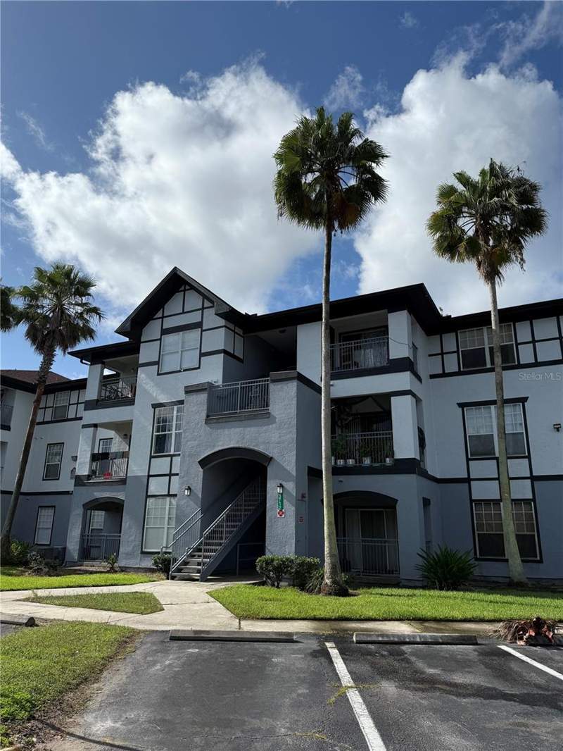 3712 CASTLE PINES LANE #4137 home for sale in Orlando Academy Cay Club