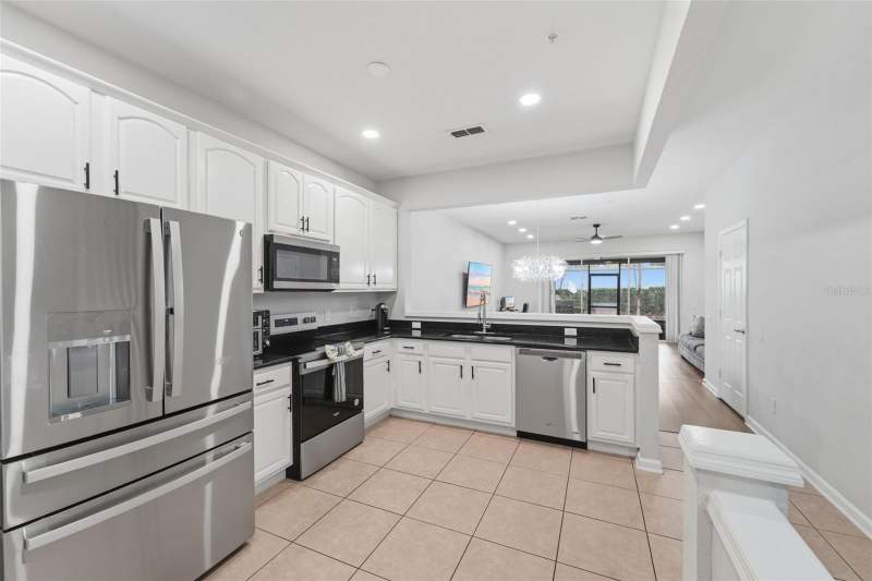 3 bedroom Townhouse at 6843 SPERONE STREET, VISTAS/PHILLIPS COMMONS, ORLANDO — photo 4