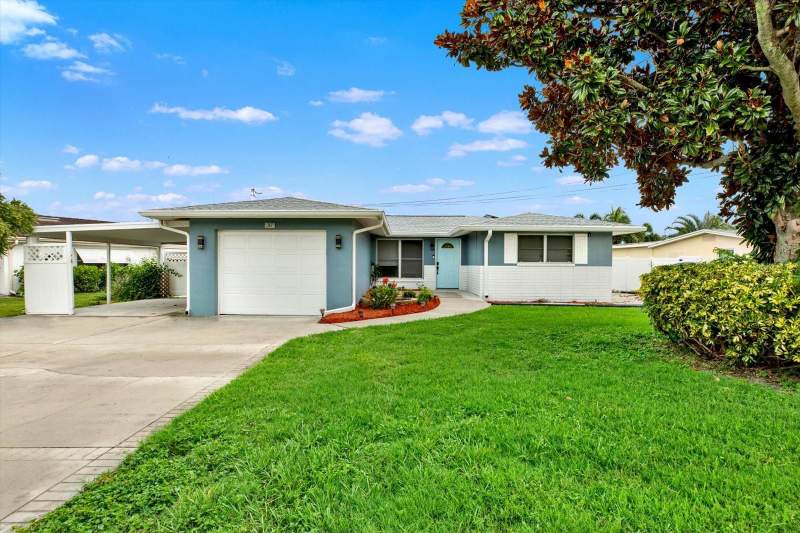 3 bedroom Single Family Residence at 5995 Blossom Lake Drive, Blossom Lake Village Sec 2, Seminole — photo 2