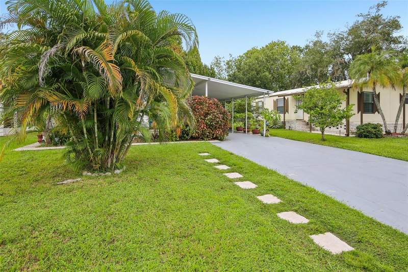 2 bedroom Manufactured Home at 8807 Sheldon West Drive, Sheldon West Mh Community, Tampa — photo 2