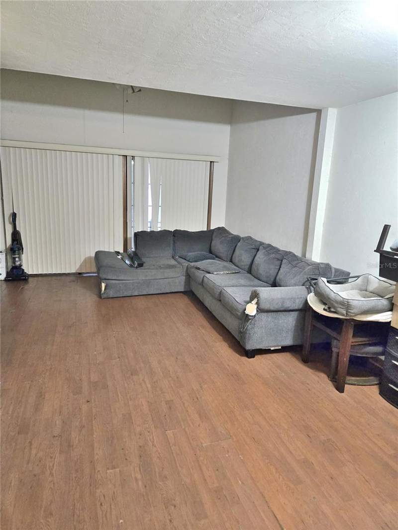 2 bedroom Townhouse at 5727 SW 10th Place, Rockwood Villas, Gainesville — photo 2