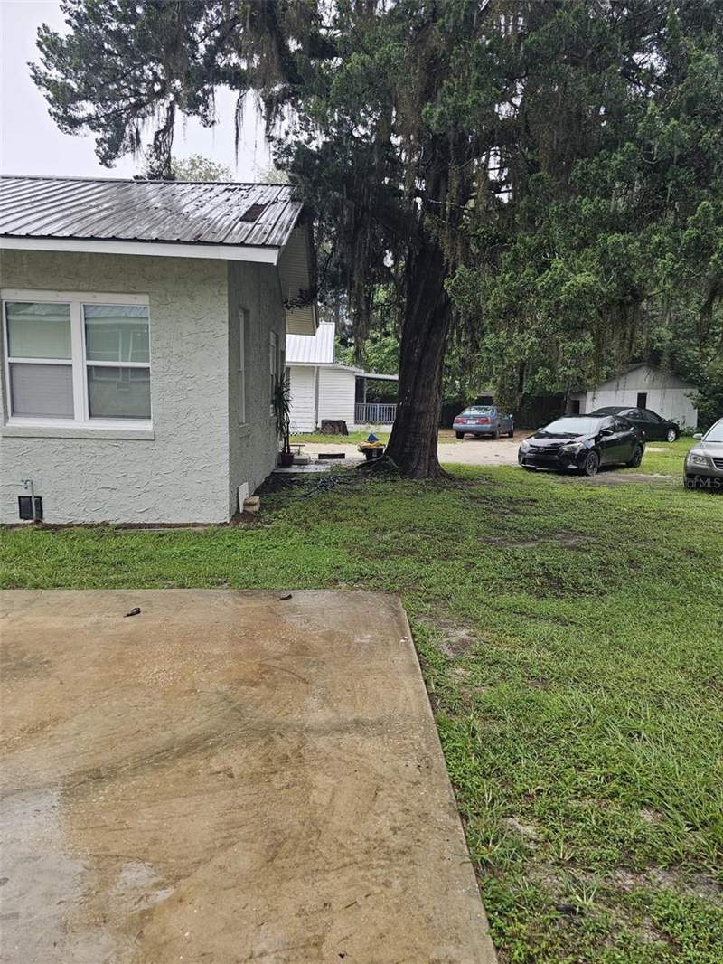 2 bedroom Single Family Residence at 627 NE 8th Avenue, Smith & Daughertys Add, Ocala — photo 2