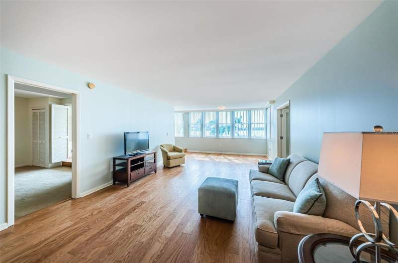 2 bedroom Condominium at 5130 Brittany Drive #202, Bayway Isles Point Brittany Three, St Petersburg — photo 4