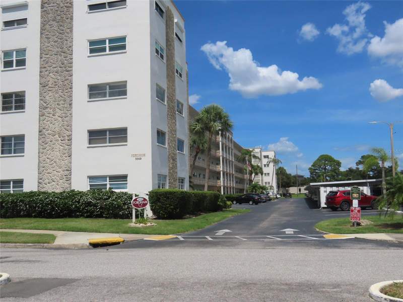 1 bedroom Condominium at 5603 80th Street #207, Five Towns Of St Pete, St Petersburg — photo 2