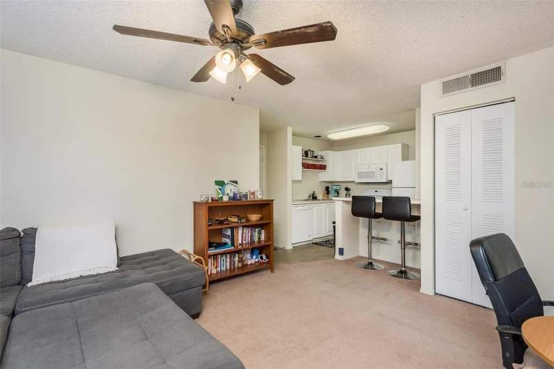 1 bedroom Condominium at 4107 Chatham Oak Court #313, The Landings Of Tampa A Condom, Tampa — photo 2