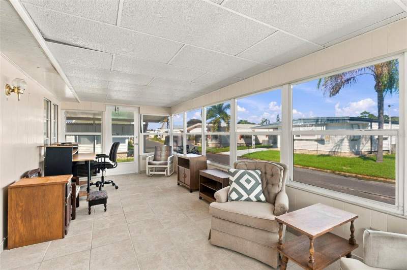 2 bedroom Mobile Home at 10444 Peaceful Drive #350, Largo, Largo — photo 4