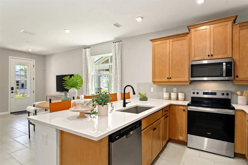 4 bedroom Townhouse at 10019 GAZEBO ALLEY, MERIDIAN PARKS PHASE 6, ORLANDO — photo 4