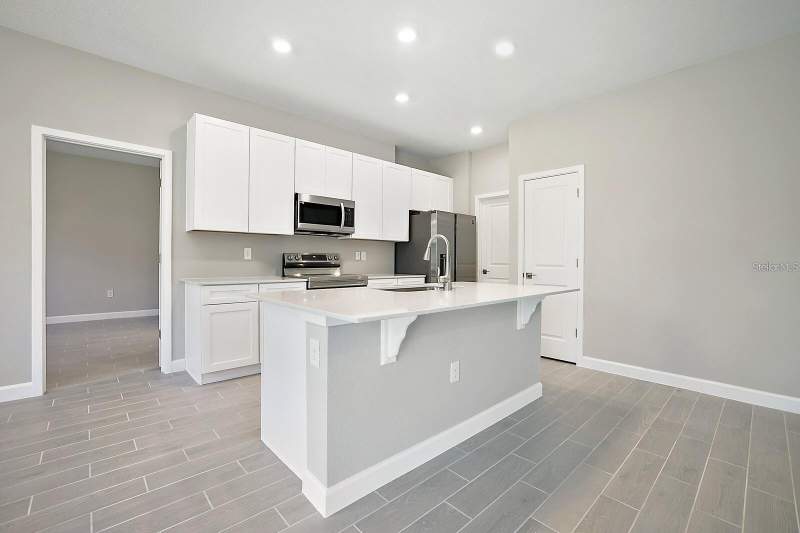 4 bedroom Single Family Residence at 1917 NW 30th Terrace, Cape Coral, Cape Coral — photo 5