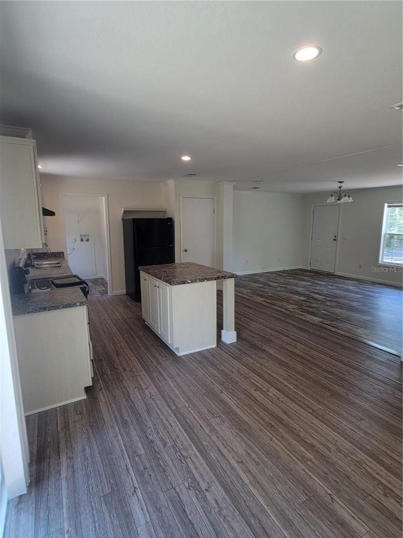 3 bedroom Manufactured Home at 2435 Myer Avenue, Edgewood Park Add, Leesburg — photo 3