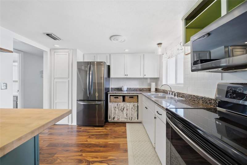 2 bedroom Condominium at 2330 Canal Drive #G27, The Fourth Bayshore, Bradenton — photo 2