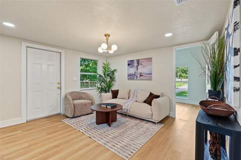 8713 N Edison Avenue, Tampa FL - photo 6 of 6