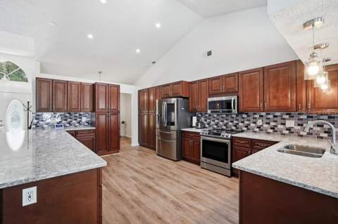 483 Lincoln Avenue, Masaryktown FL - photo 8 of 41