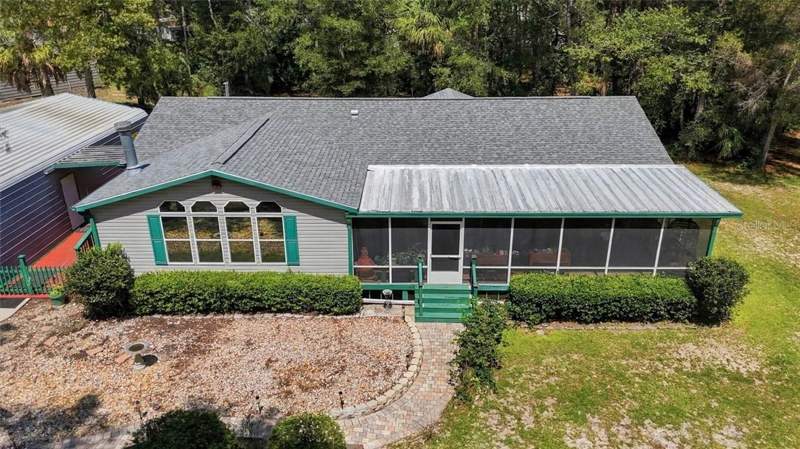 2 bedroom home at 3159 N Holiday Drive, Crystal River, Crystal River — photo 3