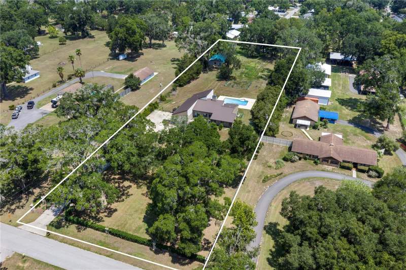 5 bedroom Single Family Residence at 3261 SE 41st Place, Florida Orange Grove Corp, Ocala — photo 3