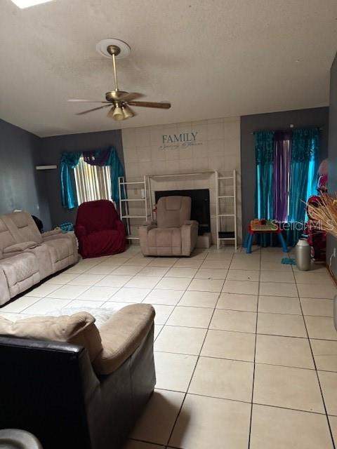 4 bedroom Single Family Residence at 3424 Alissa Court, Bretwood 02, Orlando — photo 3
