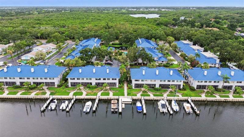 2 bedroom Townhouse at 1683 Watermark Circle, Watermark Condo, St Petersburg — photo 2