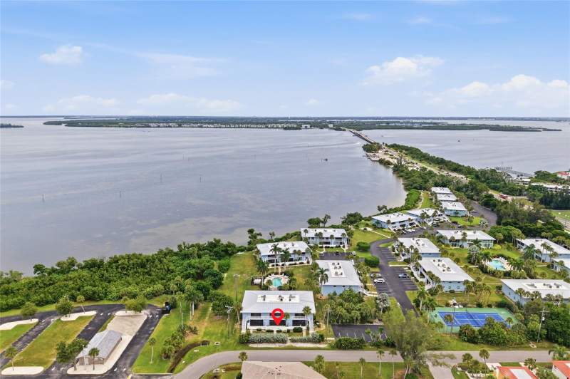 2 bedroom Condominium at 600 Manatee Avenue #144, Westbay Cove II, Holmes Beach — photo 2