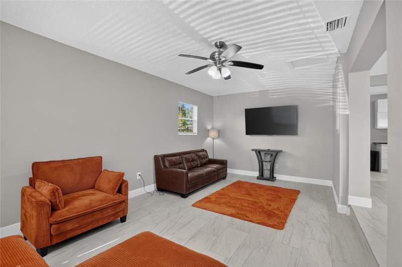 3 bedroom Single Family Residence at 10420 N 22nd Street, Tilsen Manor Blks 2 3 4 5 6 8, Tampa — photo 5