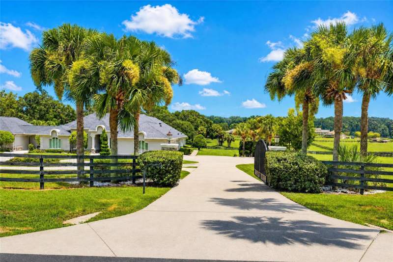 6 bedroom Farm at 9389 SW 14th Avenue, Spring Grove, Ocala — photo 3