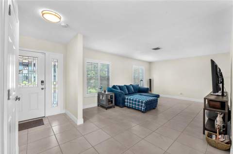 911 Silver Palm Way, Apollo Beach FL - photo 10 of 35
