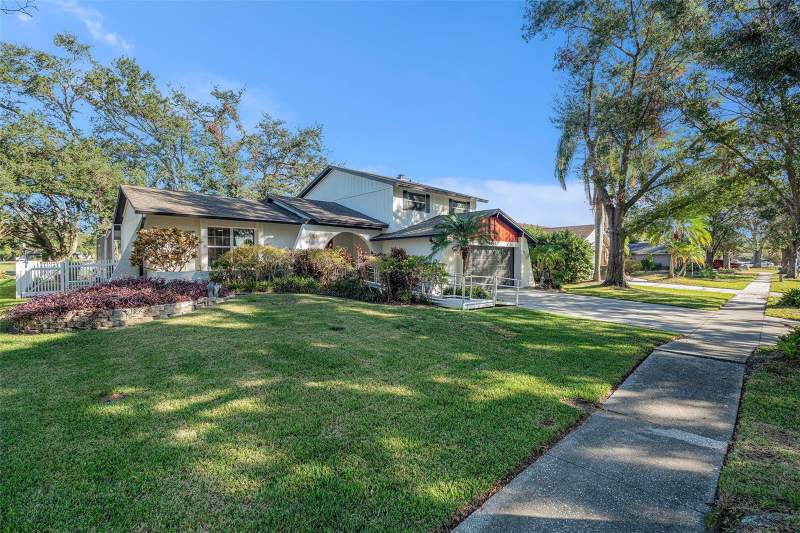 3 bedroom Single Family Residence at 4611 Landscape Drive, Northdale Golf Clb Sec D Un 1, Tampa — photo 2