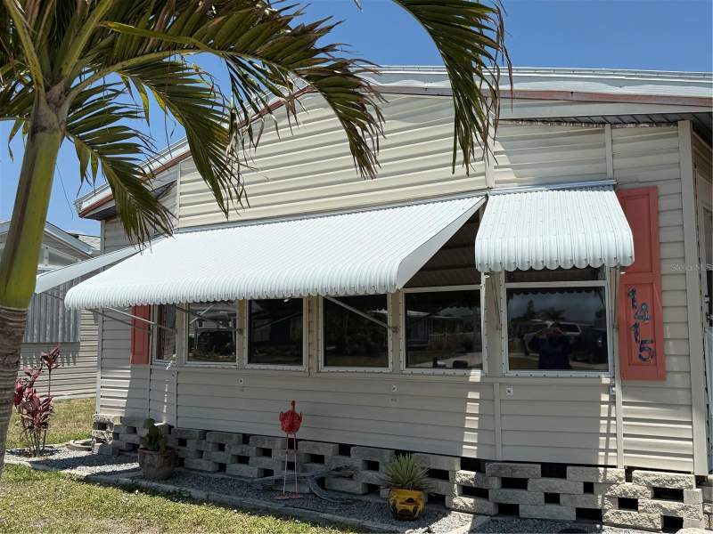 2 bedroom Manufactured Home at 1415 Blue Heron Drive, Hol Mob Estates 3rd Add, Englewood — photo 2
